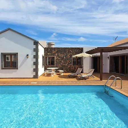 Homes, - La Oliva *