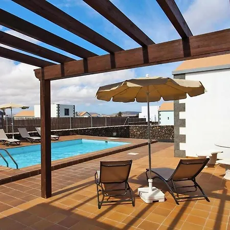 Homes, - La Oliva Lajares