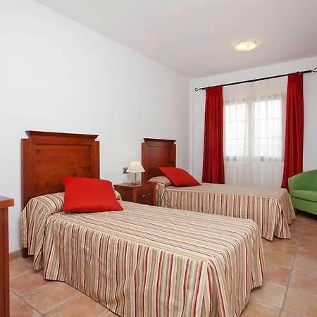 Homes, - La Oliva